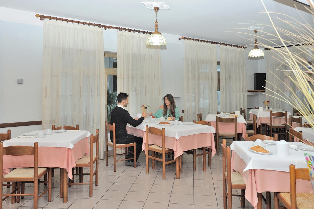 Hotel Lidia Alba Adriatica Zewnętrze zdjęcie
